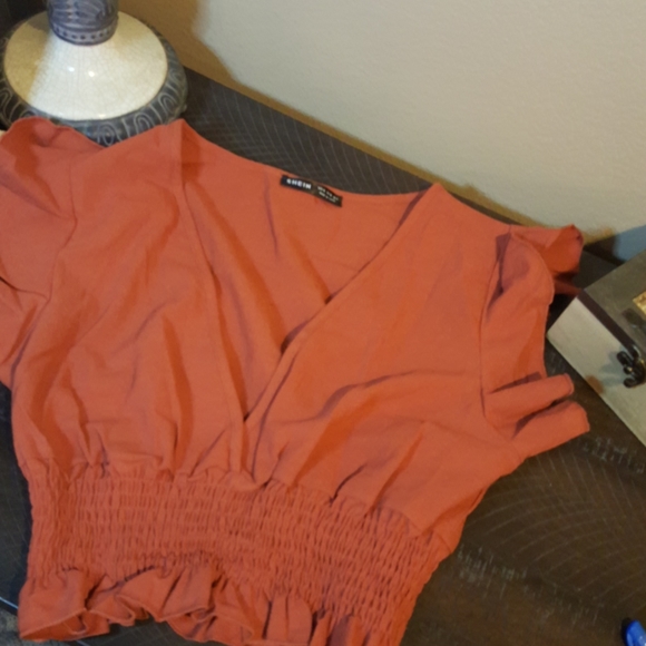 🌹Flutter Sleeve Deep V-Neck BoHo Crop Top - Picture 4 of 9